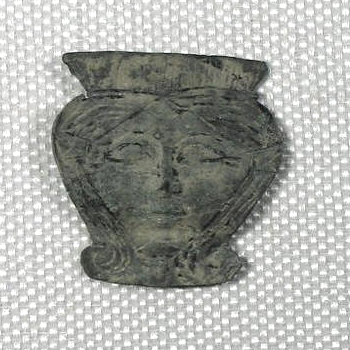 Head of Egyptian moon-goddess Hãt-HōrꞋ; ≈BCE 1539–1292, Brooklyn Museum, Gift of the Egypt Exploration Fund